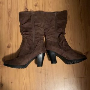 NEW Women WhiteMt brown boots SZ 11